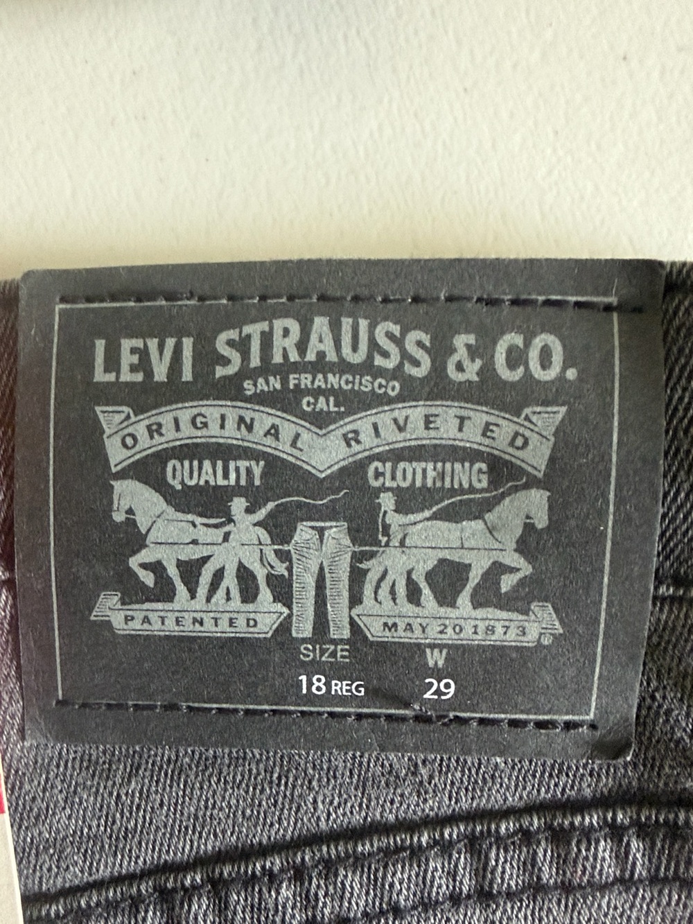 Boys Levi’s Performance Slim Short - 18 Reg 29W - Picture 7 of 10
